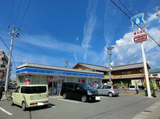コンビニ　ローソン鹿児島荒田八幡店（コンビニ）まで304m