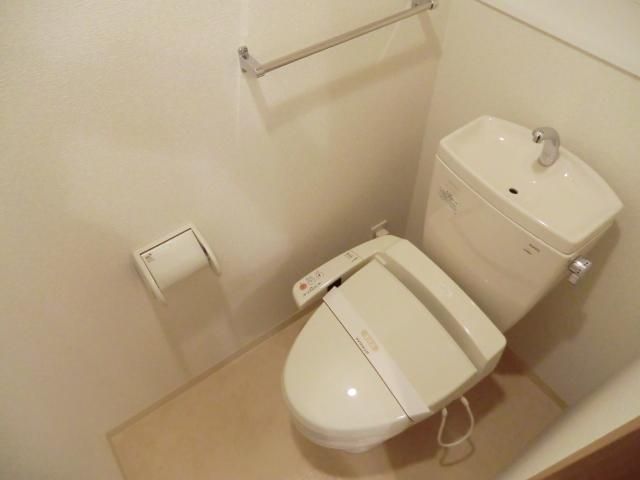 トイレ　ウォシュレット有