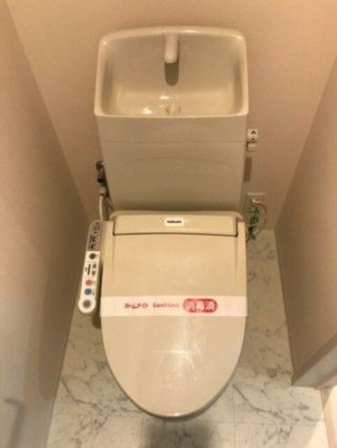 トイレ　※別室の参考写真の為、現況優先です。
