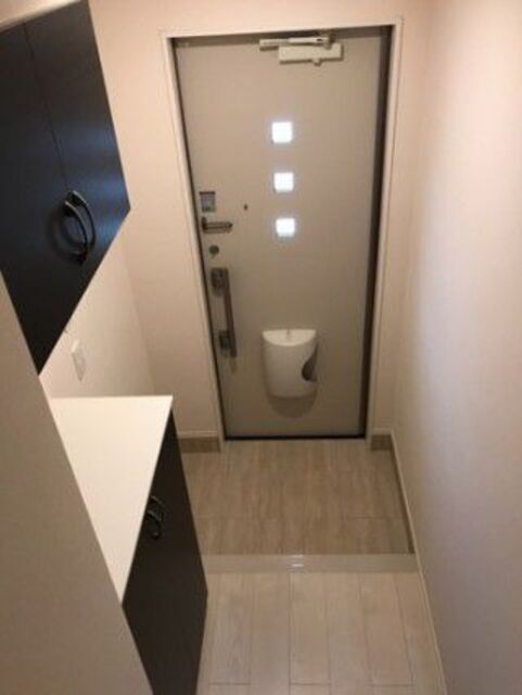 玄関　※別室の参考写真の為、現況優先です。