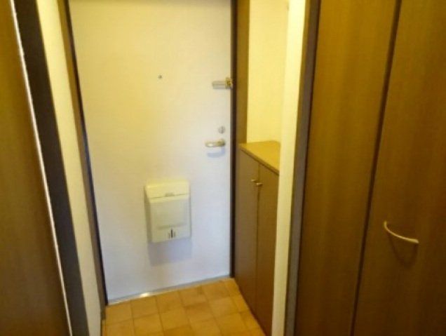 玄関　玄関にシューズボックスがあります。