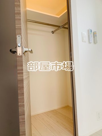 収納　ウォークインクローゼット