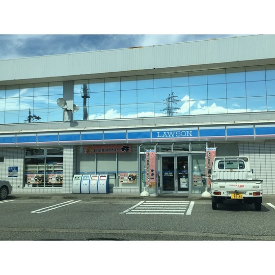 コンビニ　ローソン富山荒川店（コンビニ）まで602m