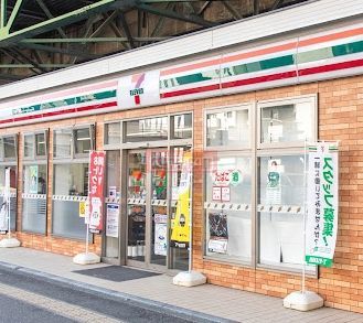 コンビニ　セブンイレブン京急ST大森海岸店（コンビニ）まで100m