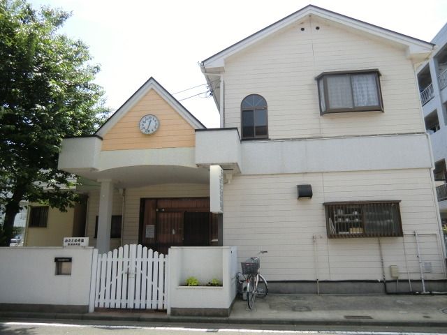 幼稚園・保育園　みさと幼稚園（幼稚園・保育園）まで655m