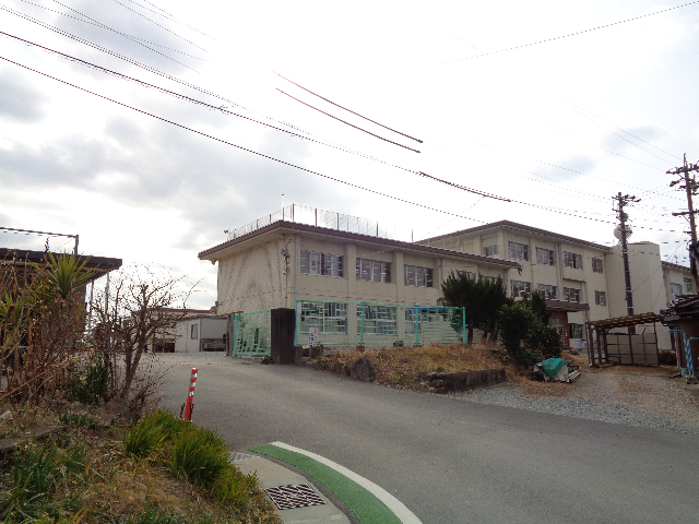 小学校　松阪市立第五小学校（小学校）まで420m