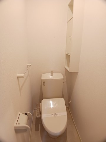 トイレ　清潔感のあるトイレです