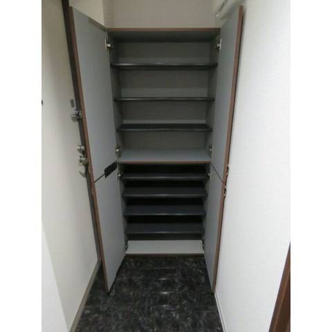 玄関　詳細は、ウィンドワード菊水店までご相談下さい。