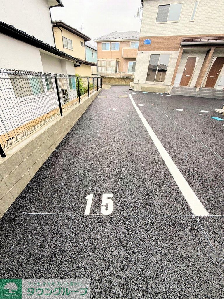 駐車場　駐車場