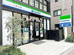 コンビニ　ファミリーマート湊二丁目店（コンビニ）まで159m