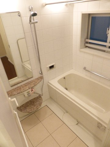 バス・シャワールーム　バス※別部屋参考写真