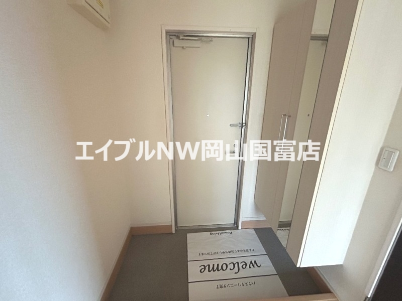 玄関　子供部屋