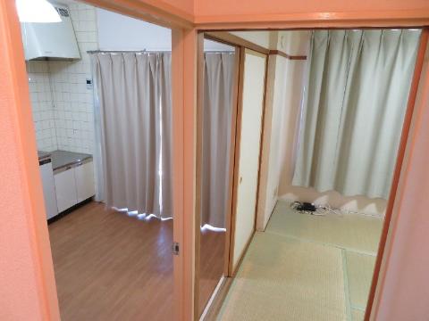 居室・リビング　室内