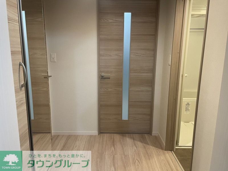 玄関　別部屋のお写真です。
