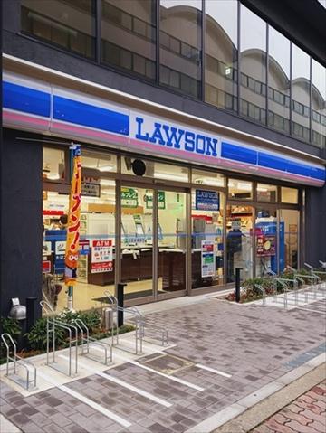 コンビニ　ローソン　高島平駅前店（コンビニ）まで232m