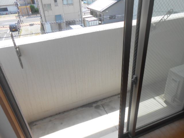 バルコニー　お洗濯物を干しましょう。