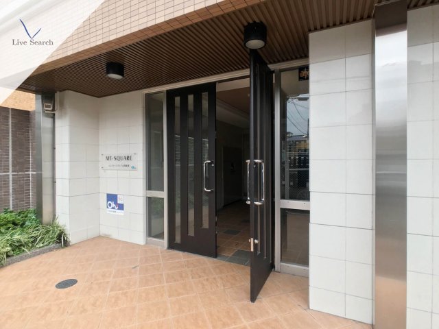 エントランス　清潔なエントランスです