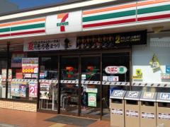 コンビニ　セブンイレブン門真幸福町店（コンビニ）まで305m