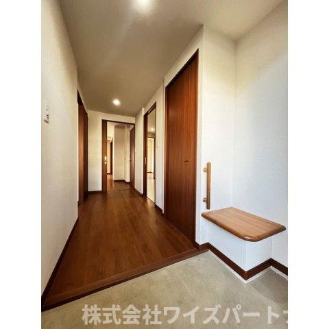 玄関　※別号室の為、現況優先