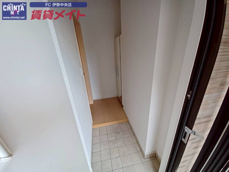 玄関　同タイプの画像です