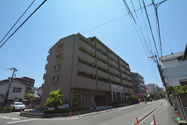 建物外観　オートロック付きで安心です♪