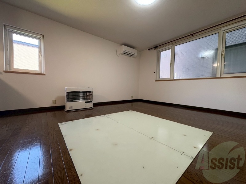 居室・リビング　広くてキレイなお部屋が広がっていて、充実した生活が送れそう。