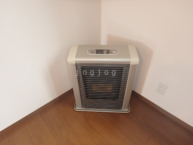 その他設備　灯油ＦＦ式ストーブ