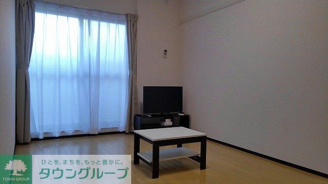 居室・リビング　お部屋により床や設備が異なります。詳しくはお問合せを！