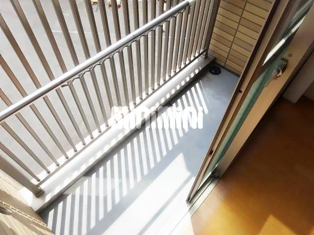 バルコニー　日当たりの良いベランダです