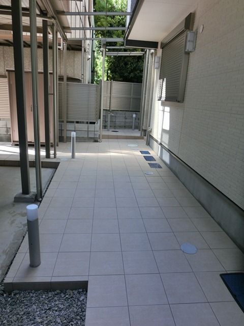 エントランス　きれいなエントランスですね。