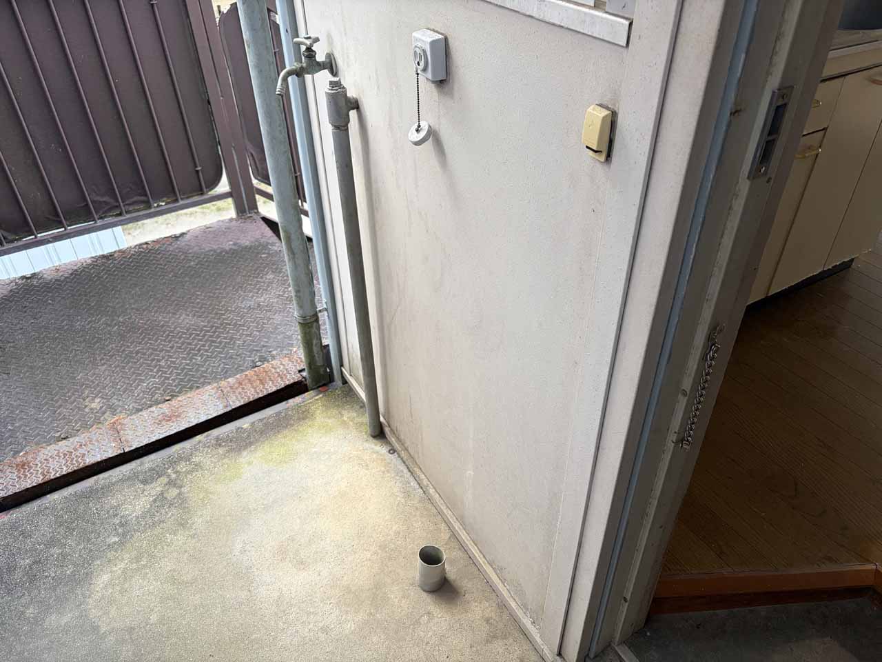 その他設備　洗濯機置場は外です