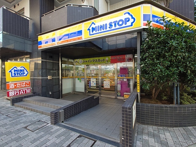 コンビニ　ミニストップ新横浜１丁目店（コンビニ）まで132m