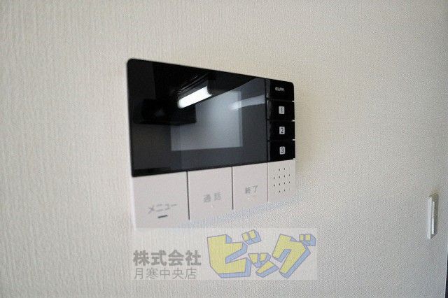 セキュリティ　TVモニター付きインターホンです♪