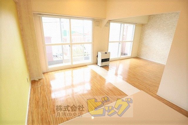 居室・リビング　日当たりのいいお部屋です。