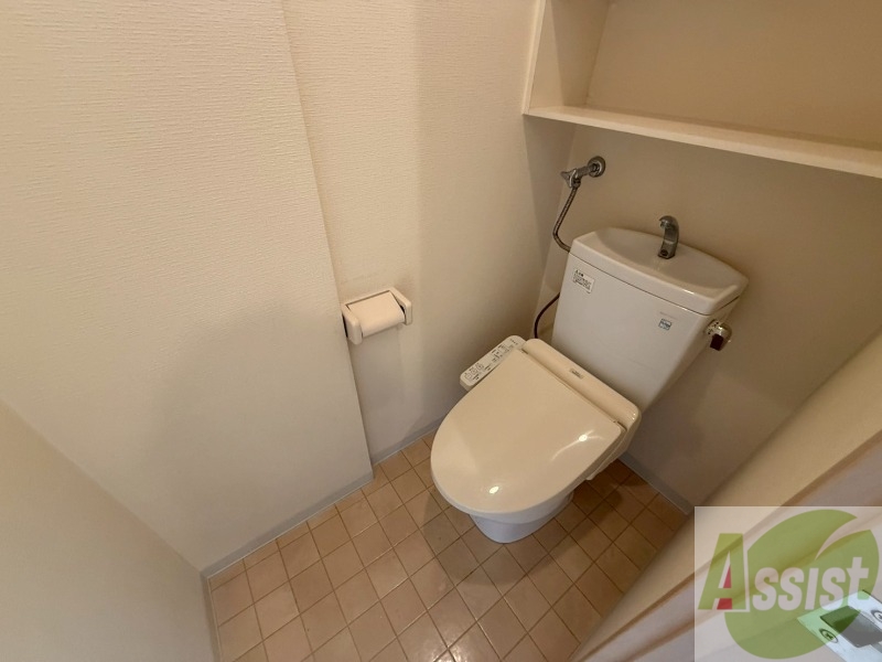 トイレ　こちらはトイレです。清潔感があり、安心して使用できます。