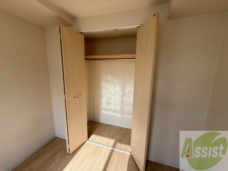 収納　寝室の収納です。部屋がすっきり片付きます。