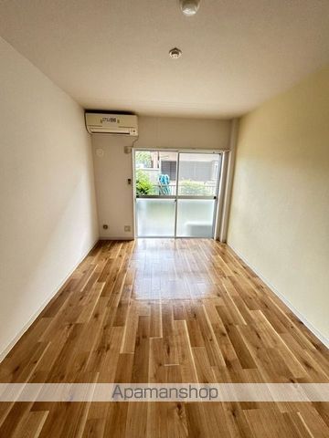 グランドール富士の居間写真