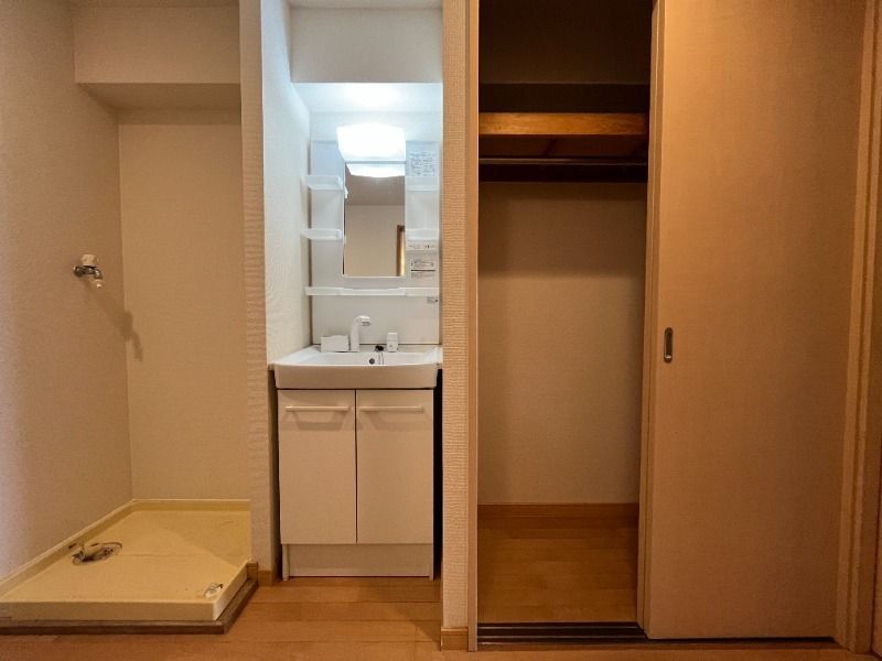 洗面設備　別部屋参考写真です