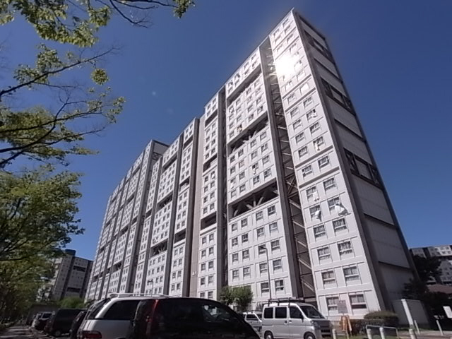 建物外観　日当たり良いですよ。