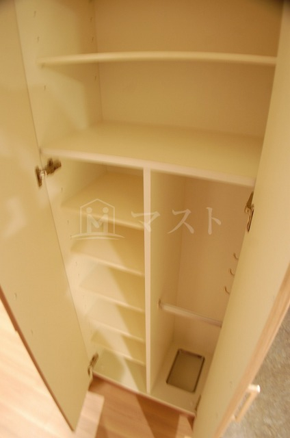 玄関　※建物内別間取参考写真