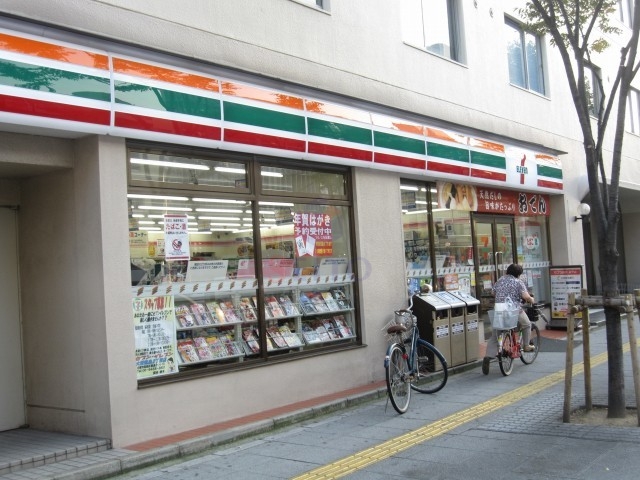 コンビニ　セブンイレブン（コンビニ）まで16m