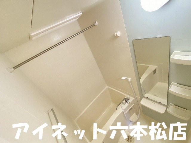 バス・シャワールーム　一日の疲れを癒しましょう。