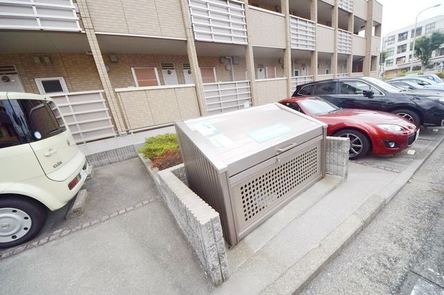 玄関　★★敷地内ゴミ置き場完備★★
