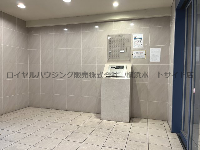 その他　清潔感のあるエントランス