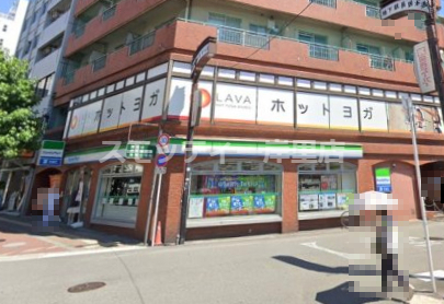 コンビニ　ファミリーマート 長居駅西店（コンビニ）まで342m
