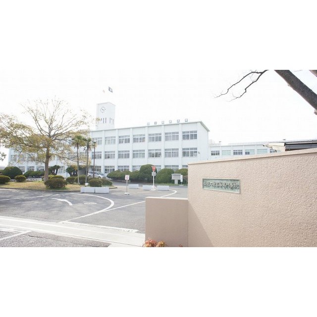 高校・高専　国立鈴鹿工業高等専門学校（高校・高専）まで1464m