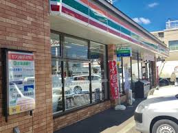 コンビニ　セブンイレブン札幌北18条東16丁目店（コンビニ）まで323m