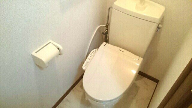 トイレ　落ち着いたトイレです