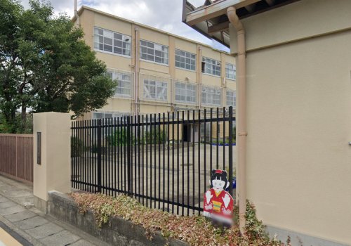 小学校　京都市立梅津小学校（小学校）まで218m
