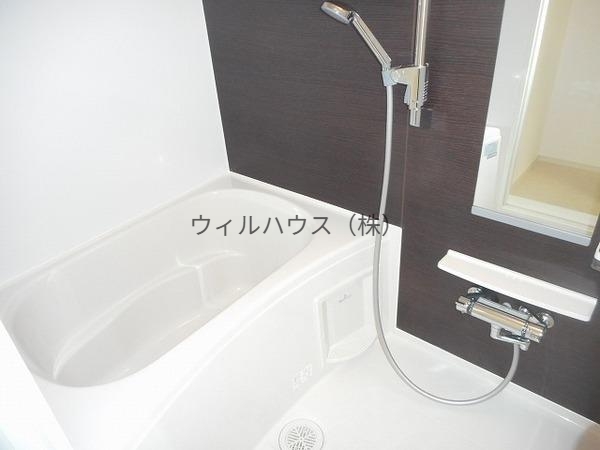バス・シャワールーム　サーモスタット式水栓！